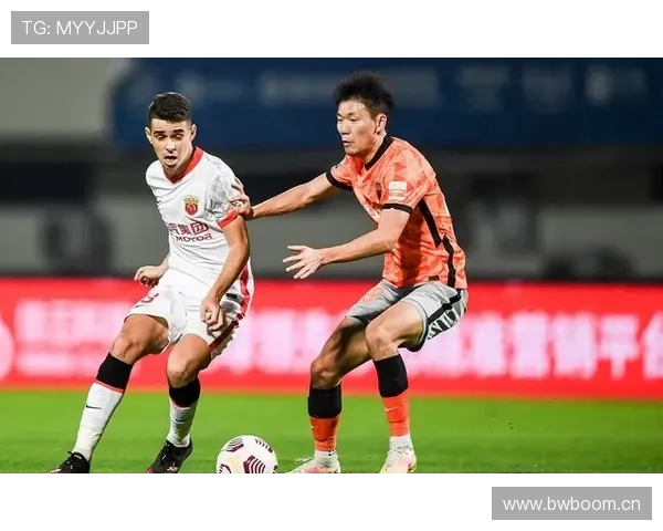 斯卡洛尼控球与高位逼抢战术体系解析 斯卡洛尼控球与高位逼抢战术体系解析