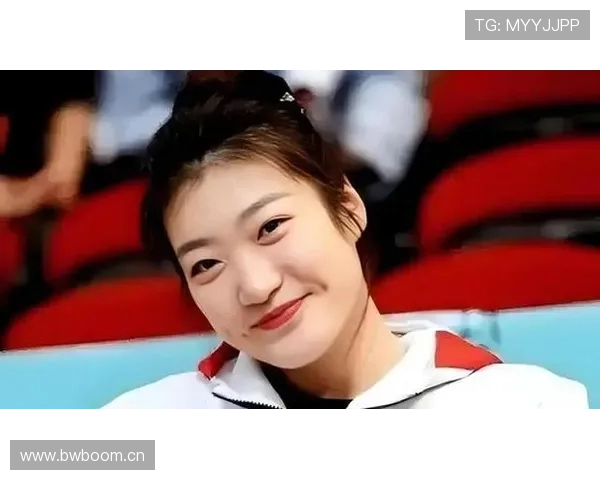 李梦买个咖啡能花掉一小时工资，跟我们有啥关系？