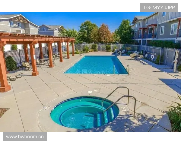 戴维斯家里那泳池比我老板办公室还大，我服了，怎么活啊？